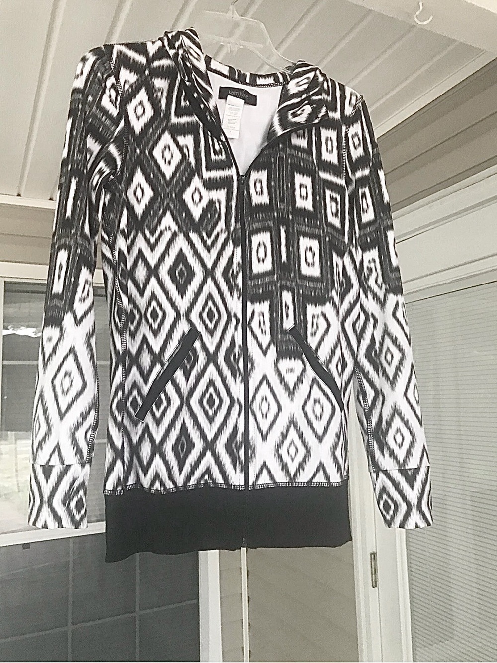 Karen Kane Black & White Geometric Zip Hoodie Jacket